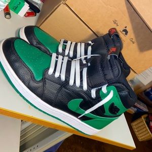 Jordan 1 Retro High OG 'Pine Green 2.0